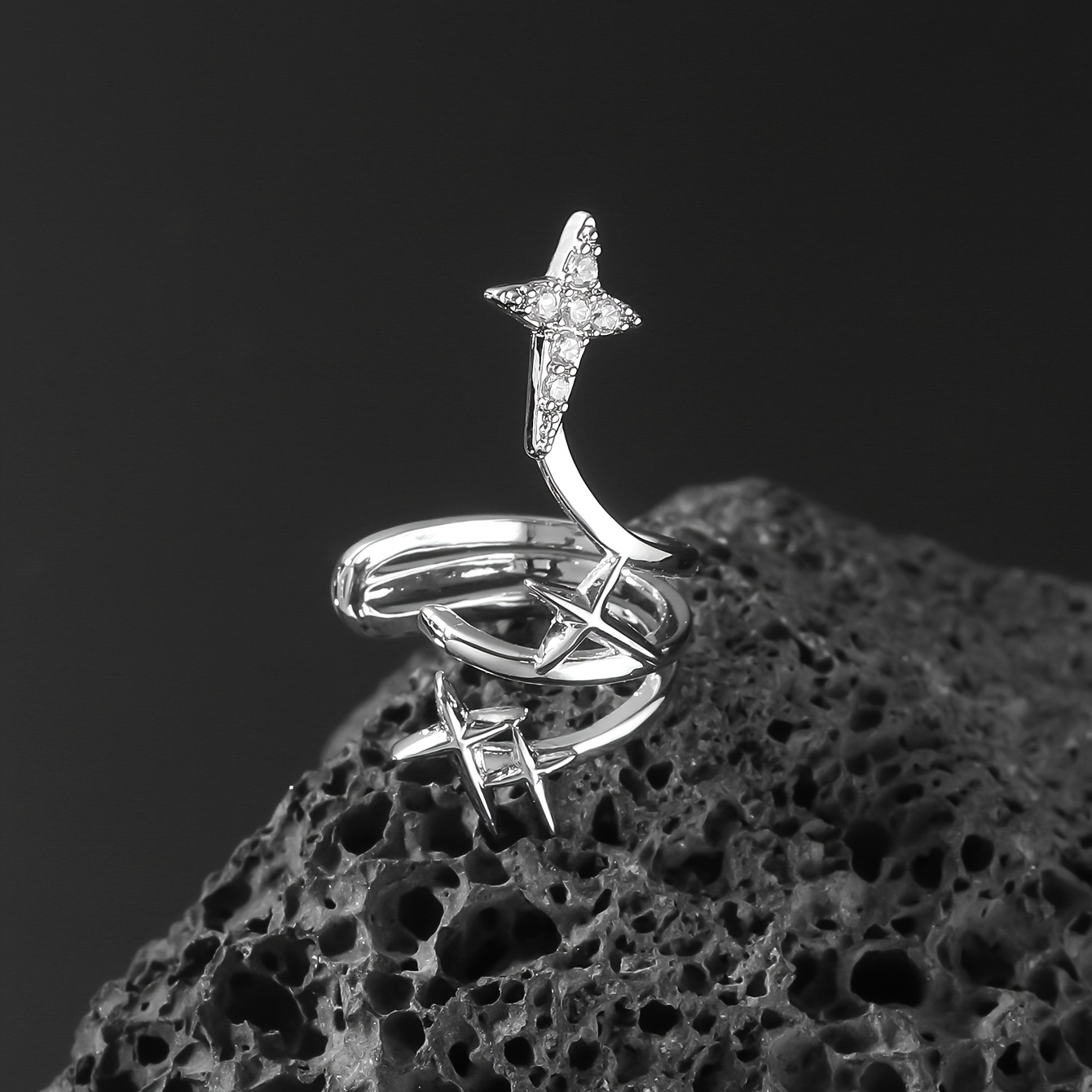 Men's Unique Star-Wrapped Ear Bone Clip